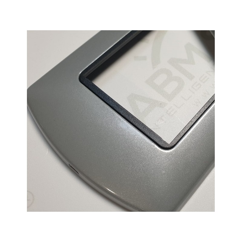 Placca 7 posti in metallo Compatibile Bticino LIVING International colore Grigio perlatoTOT 8807 T-25 LT4155  compatibili bti...
